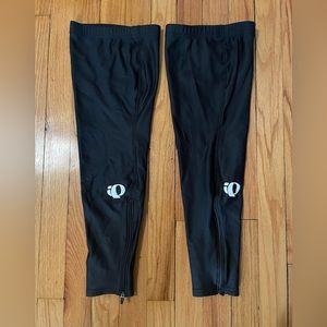 Pearl Izumi Women’s Black Leg Warmers - medium
